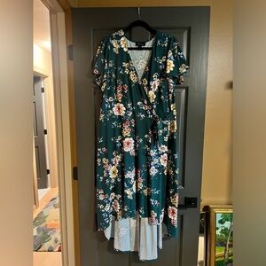Beautiful green/floral dress! Size 2X